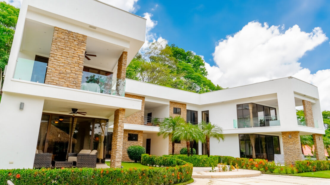 12 bed Single Family Homes For Sale in Playas Del Coco, Guanacaste - thumb 12