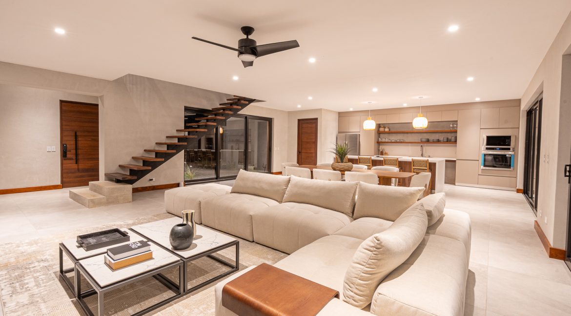 4 bed Single Family Homes For Sale in Tamarindo, Guanacaste - thumb 5