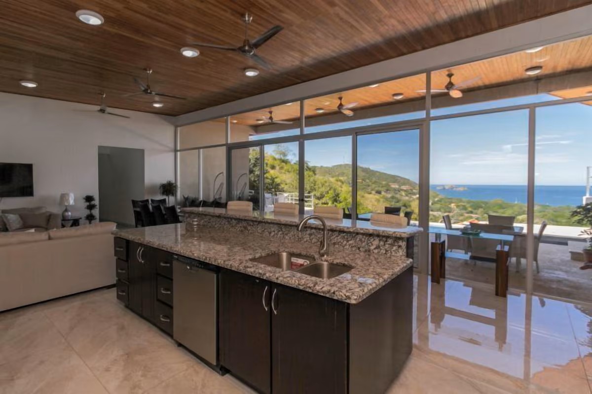 5 bed Single Family Homes For Sale in Hermosa, Guanacaste - thumb 4
