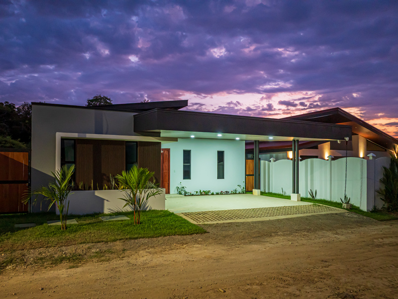 3 bed Single Family Homes For Sale in Uvita, Puntarenas - hero 3