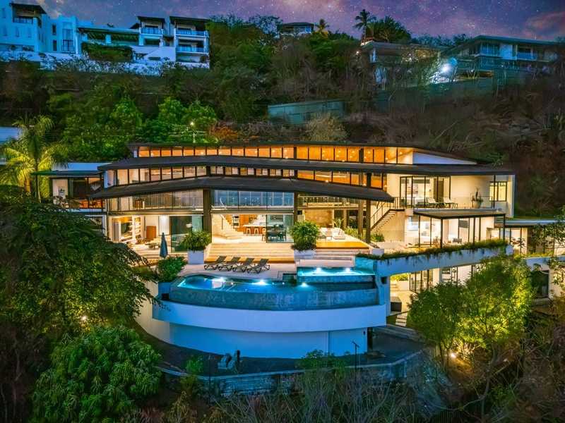 5 bed Single Family Homes For Sale in Tamarindo, Guanacaste - hero 2