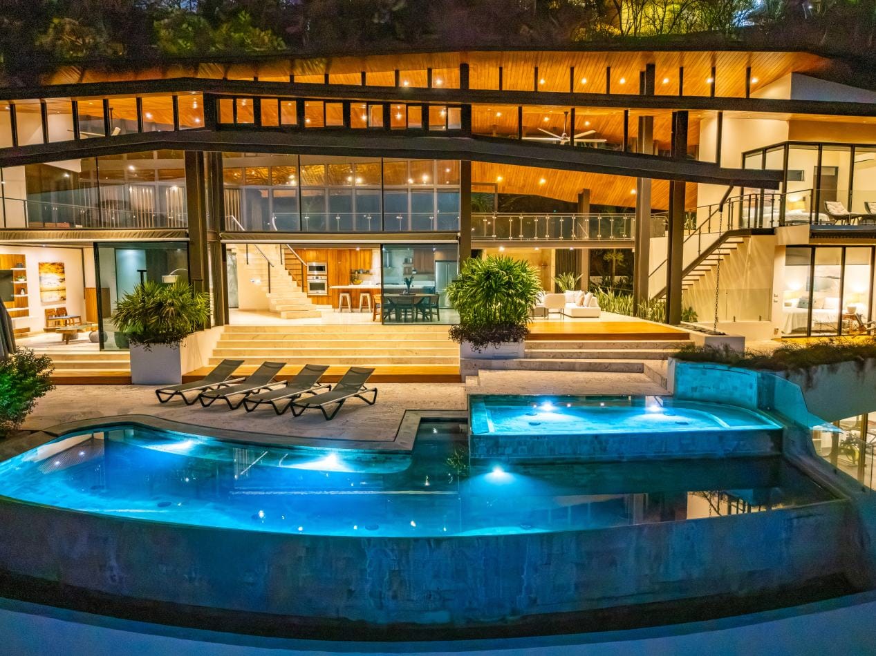 5 bed Single Family Homes For Sale in Tamarindo, Guanacaste - thumb 1