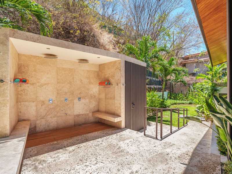 5 bed Single Family Homes For Sale in Tamarindo, Guanacaste - hero 30