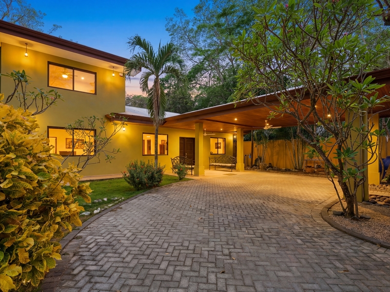 4 bed Single Family Homes For Sale in Playa Potrero, Guanacaste - hero 2