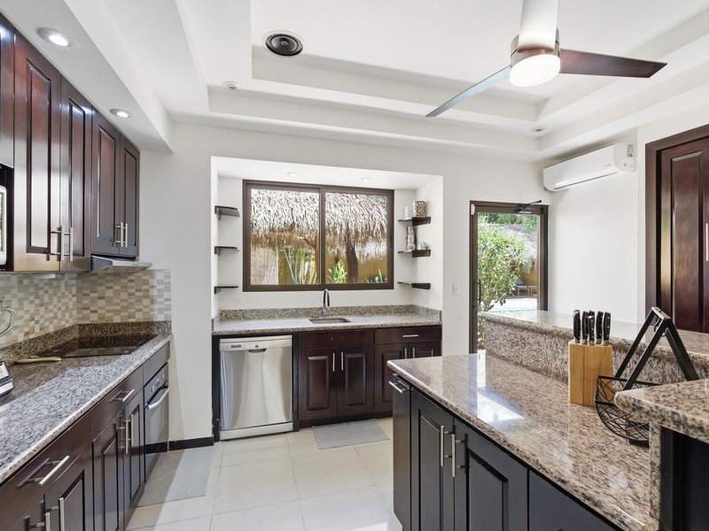 4 bed Single Family Homes For Sale in Playa Potrero, Guanacaste - hero 7