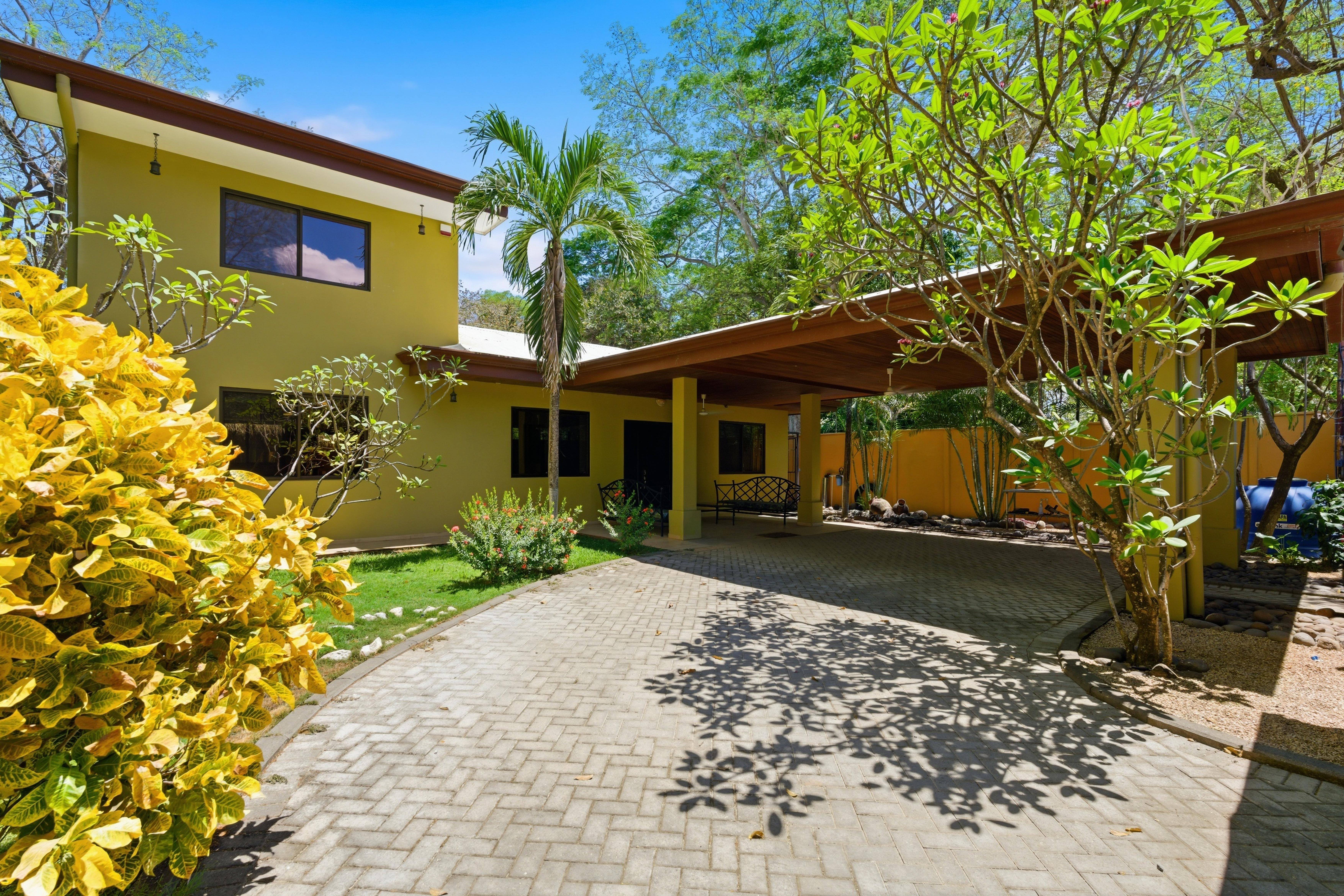 4 bed Single Family Homes For Sale in Playa Potrero, Guanacaste - thumb 22