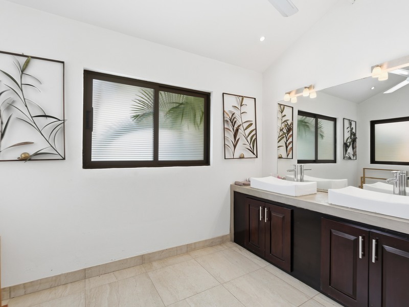 4 bed Single Family Homes For Sale in Playa Potrero, Guanacaste - hero 27