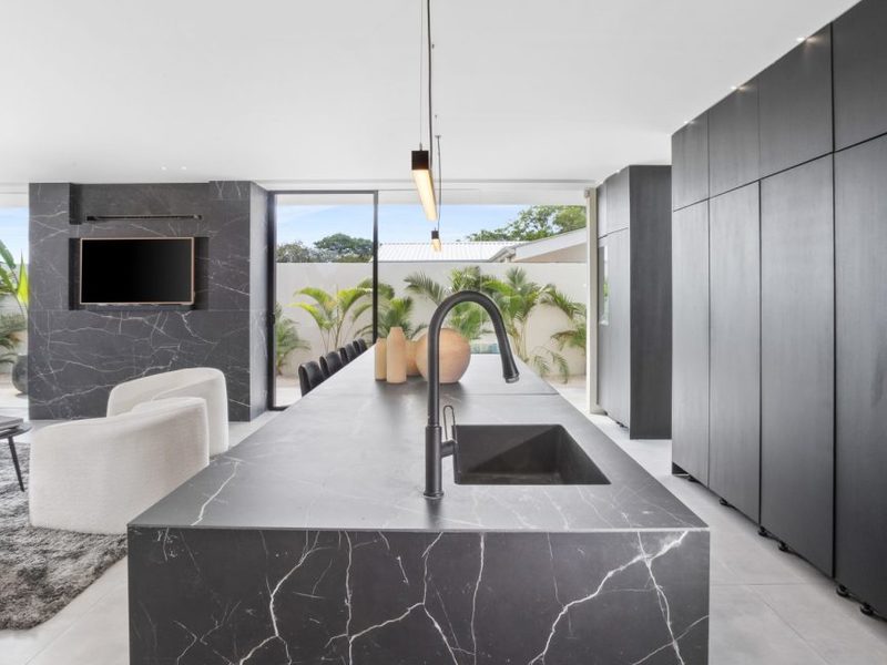 4 bed Single Family Homes For Sale in Tamarindo, Guanacaste - hero 12
