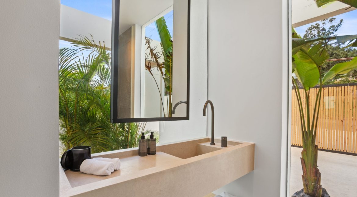 4 bed Single Family Homes For Sale in Tamarindo, Guanacaste - thumb 22