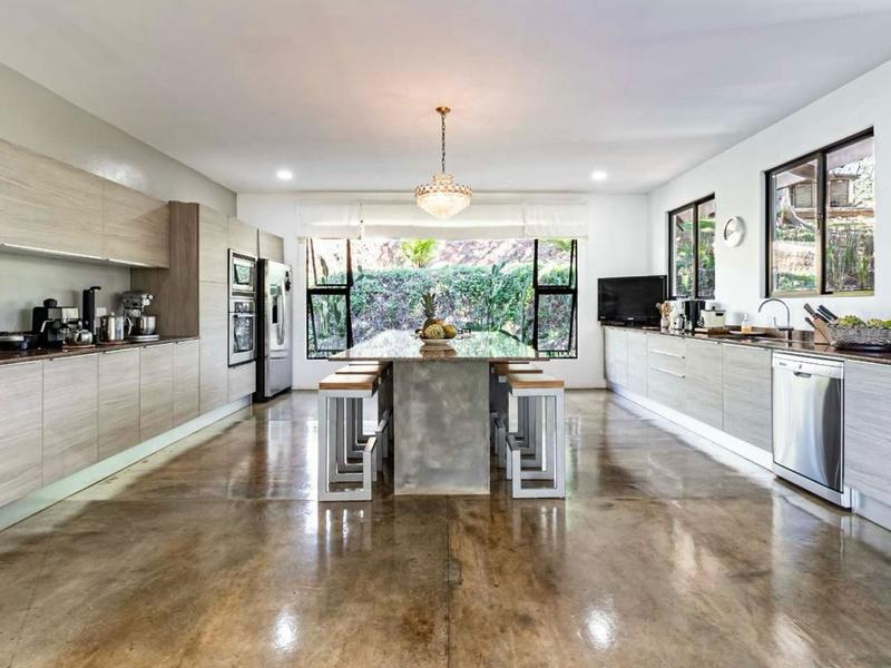 6 bed Single Family Homes For Sale in Turrubares, San Jose - hero 5