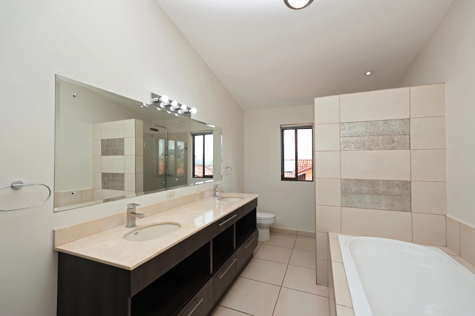 5 bed Condo For Sale in Santa Ana, San Jose - thumb 16