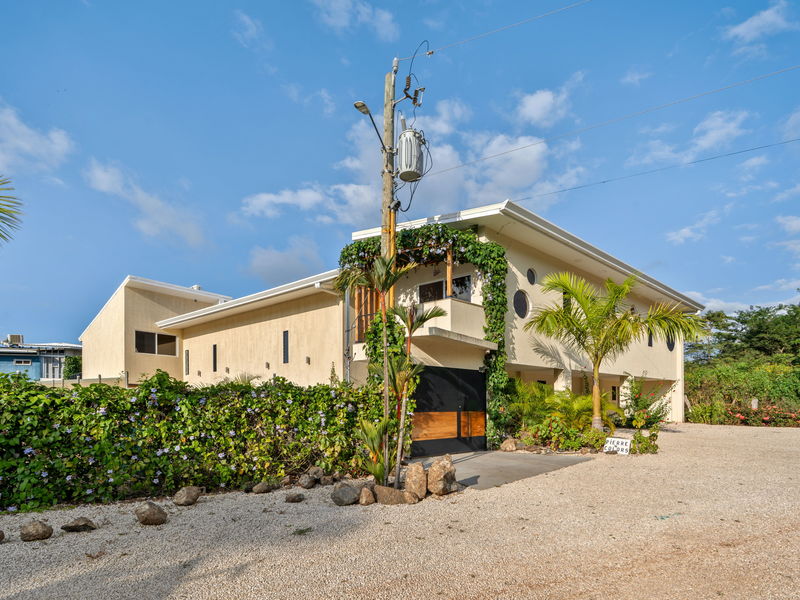 12 bed Business For Sale in Tamarindo, Guanacaste - hero 2