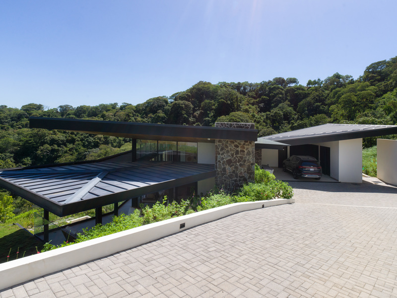 4 bed Single Family Homes For Sale in Tamarindo, Guanacaste - hero 14