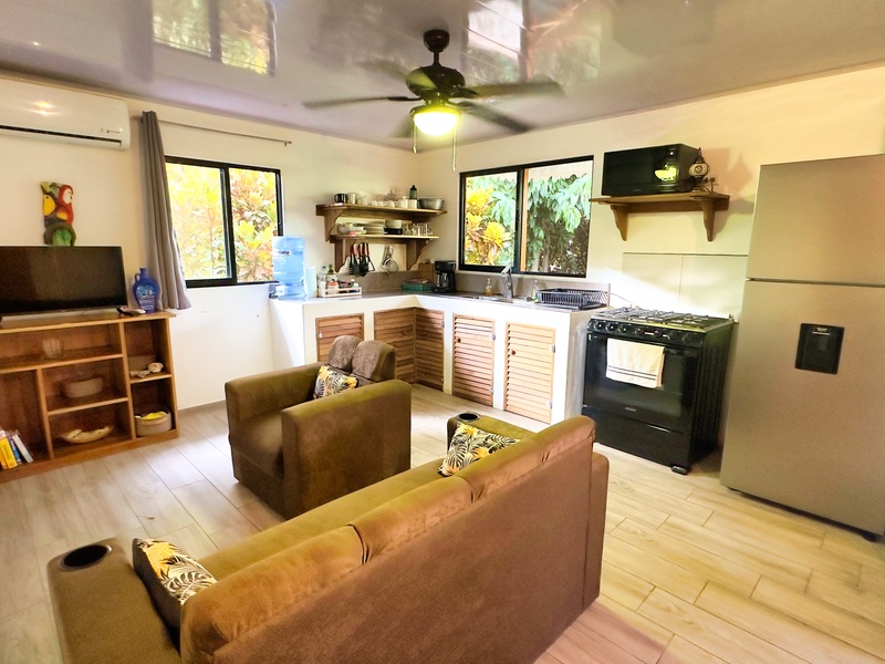 2 bed Single Family Homes For Sale in Cahuita, Limón - hero 12