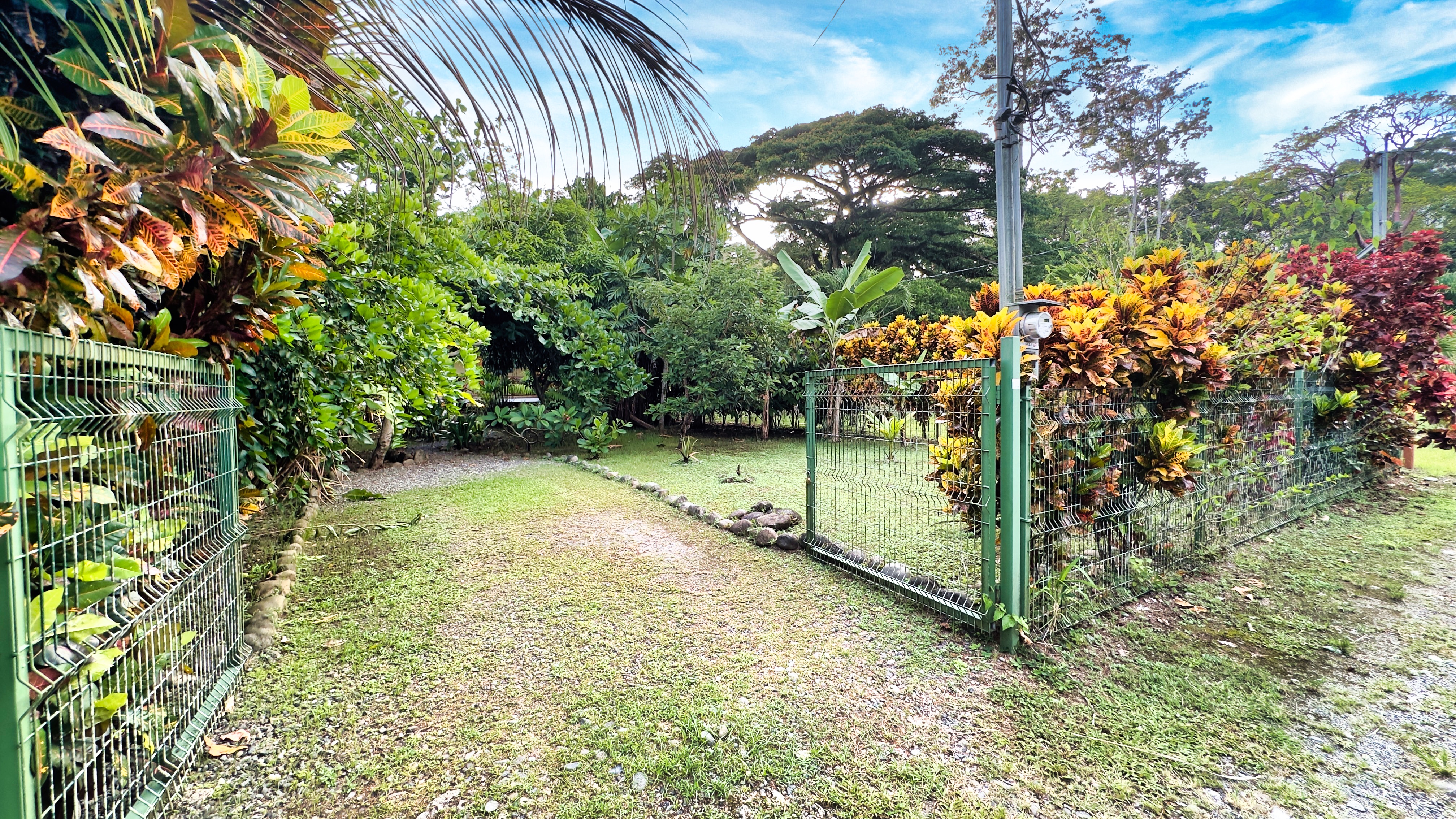 2 bed Single Family Homes For Sale in Cahuita, Limón - thumb 2