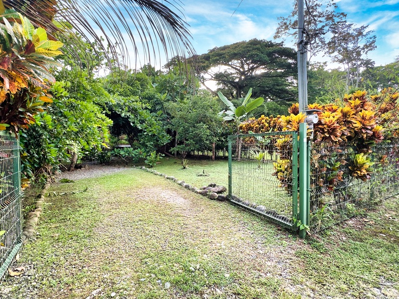 2 bed Single Family Homes For Sale in Cahuita, Limón - hero 2