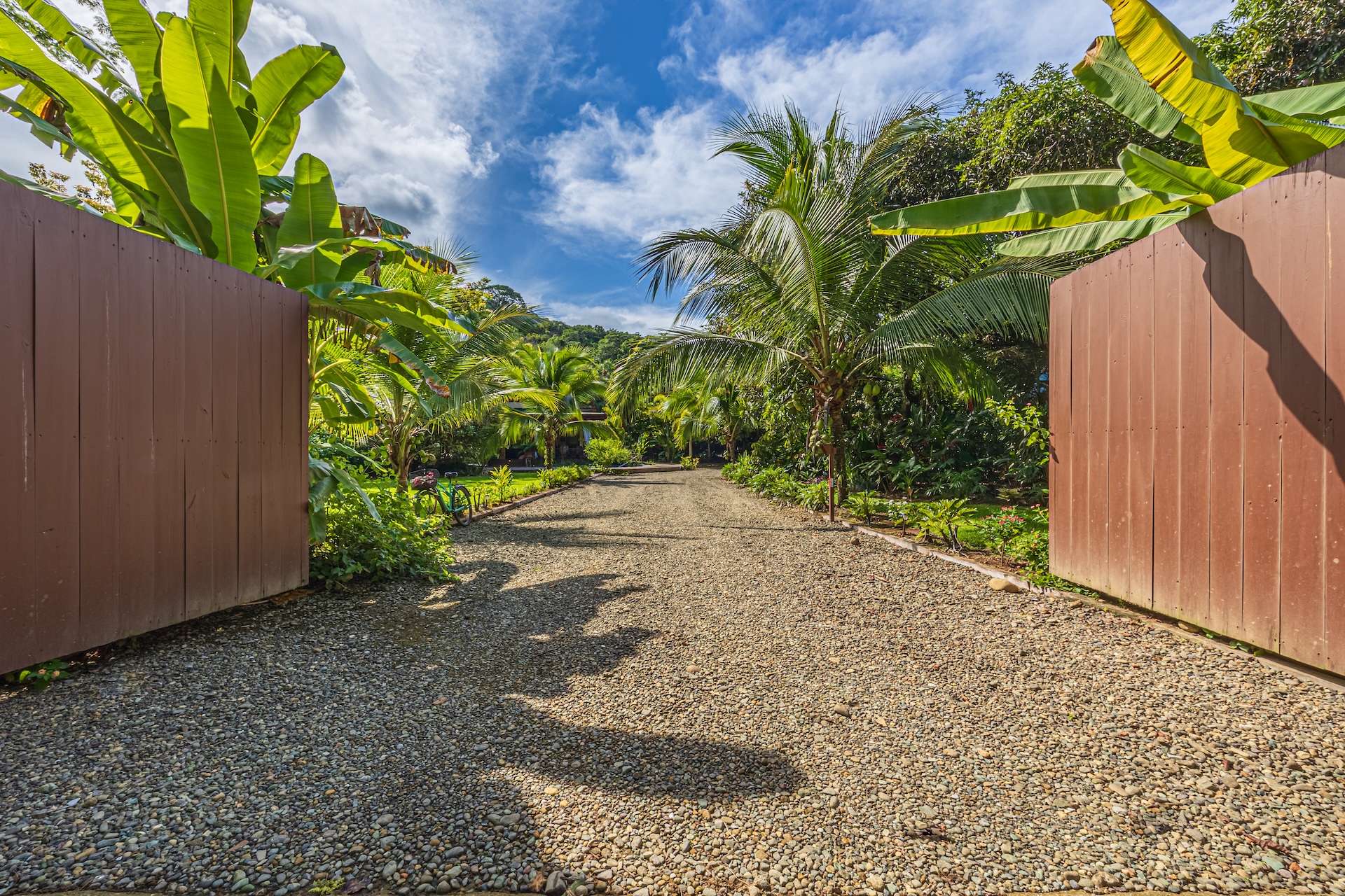 5 bed Single Family Homes For Sale in Dominical, Puntarenas - thumb 6