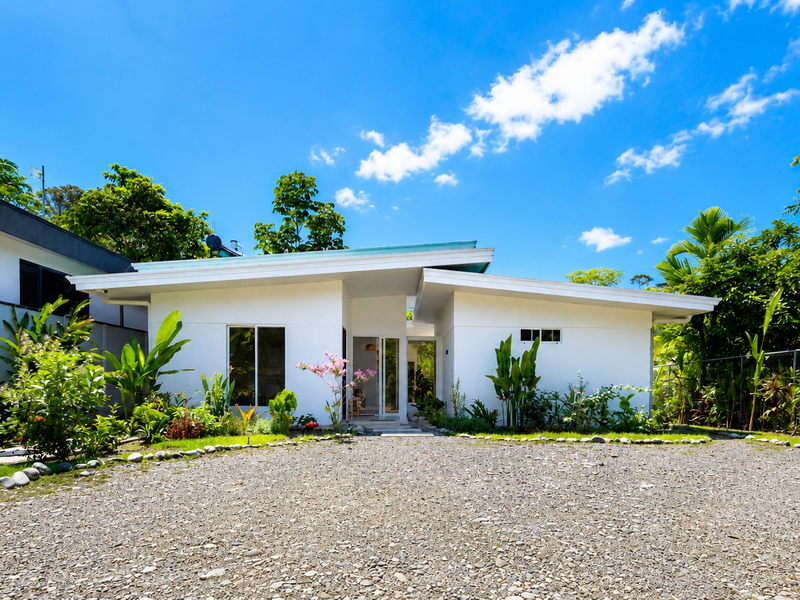 4 bed Single Family Homes For Sale in Uvita, Puntarenas - photo 7
