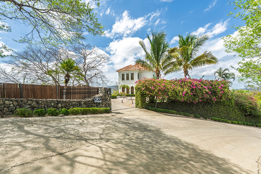 4 bed Single Family Homes For Sale in Playa Potrero, Guanacaste - thumb 28