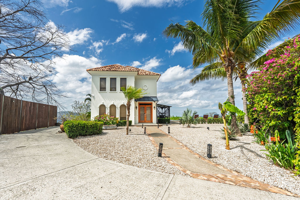 4 bed Single Family Homes For Sale in Playa Potrero, Guanacaste - thumb 27