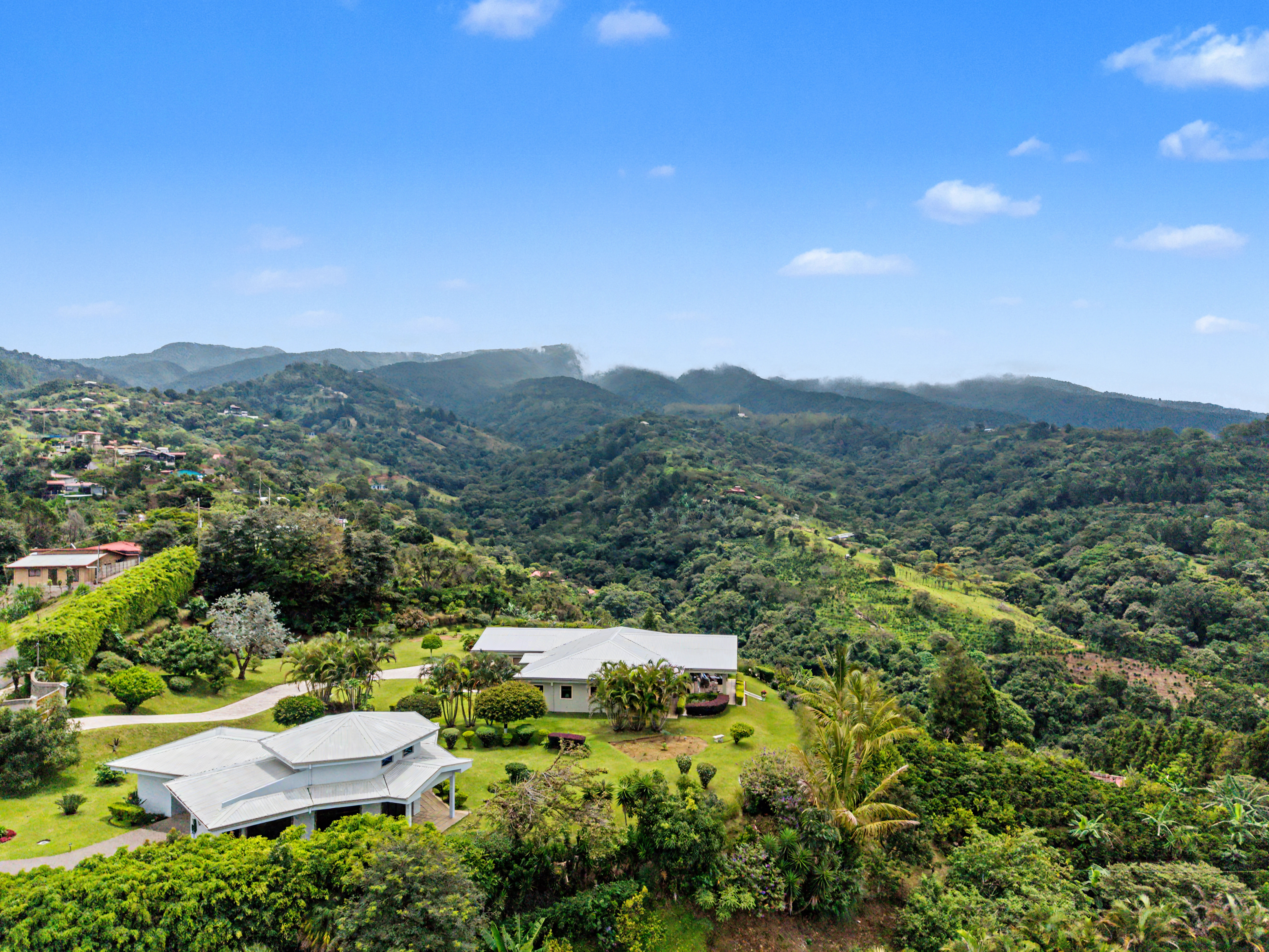 5 bed Single Family Homes For Sale in Grecia, Alajuela - thumb 3