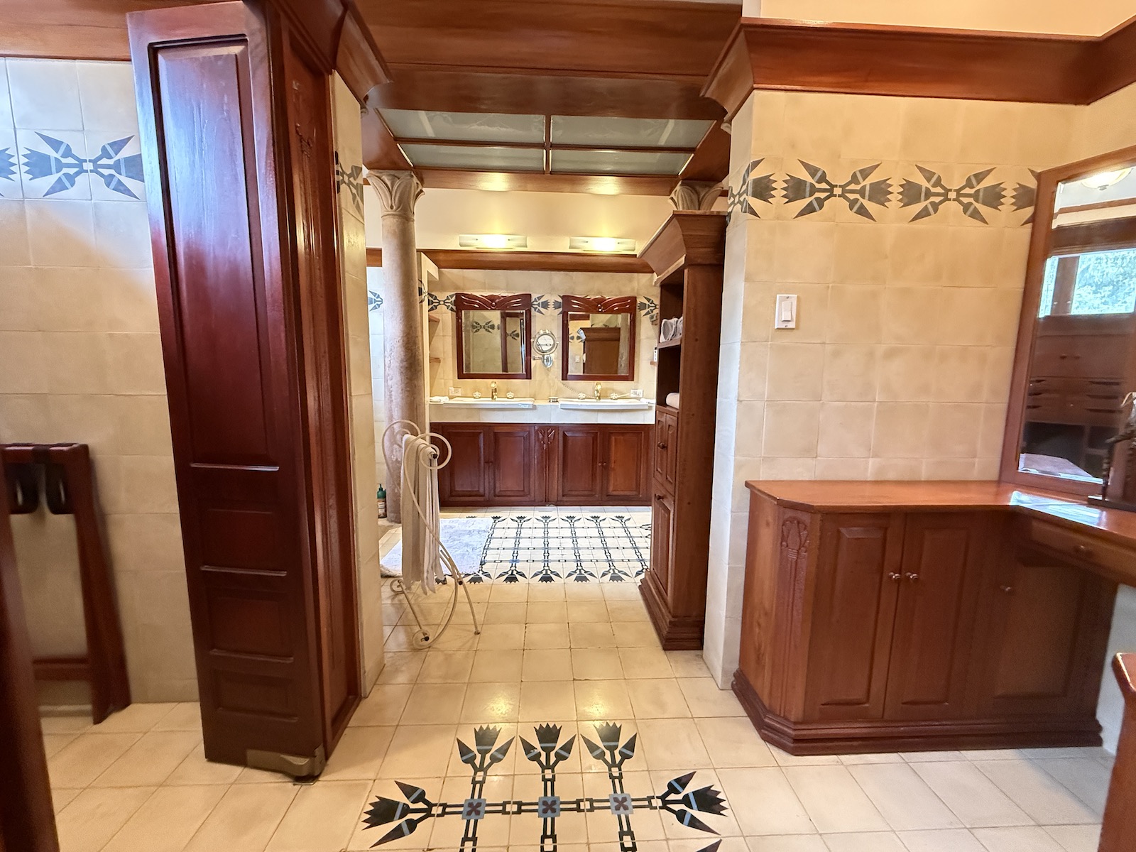 12 bed Single Family Homes For Sale in Santa Ana, San Jose - thumb 20