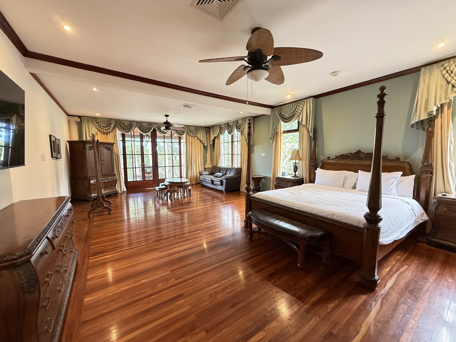 12 bed Single Family Homes For Sale in Santa Ana, San Jose - thumb 16