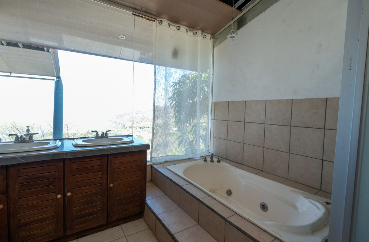4 bed Single Family Homes For Sale in Ocotal, Guanacaste - thumb 9