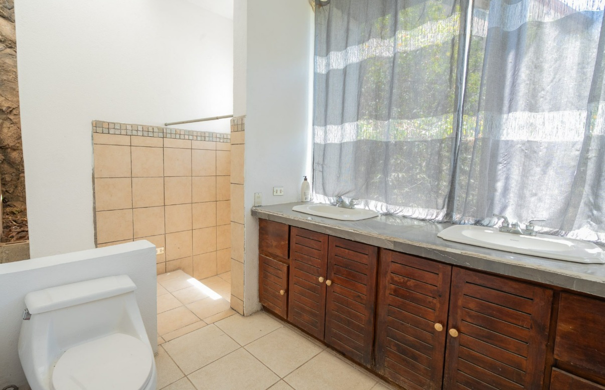 4 bed Single Family Homes For Sale in Ocotal, Guanacaste - thumb 11