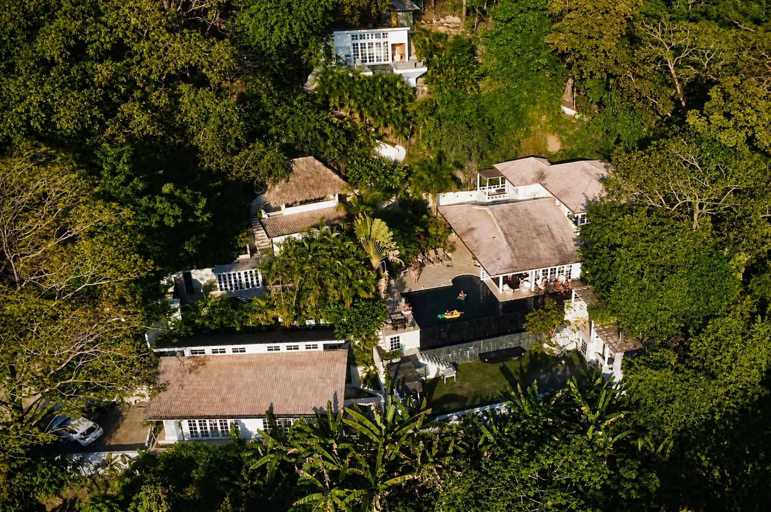 9 bed Single Family Homes For Sale in Playa Hermosa Santa Teresa, Puntarenas - thumb 2