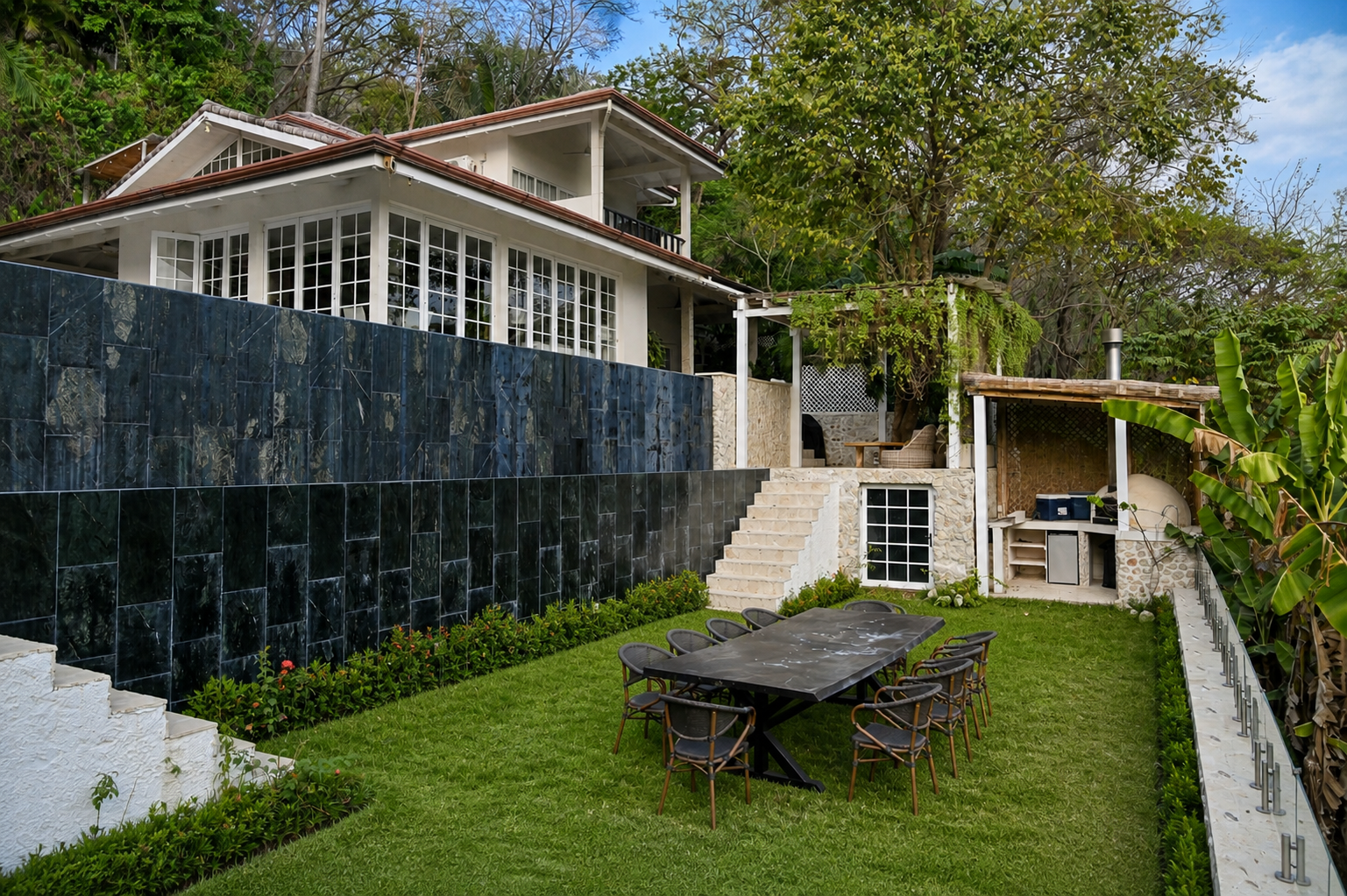 9 bed Single Family Homes For Sale in Playa Hermosa Santa Teresa, Puntarenas - thumb 12