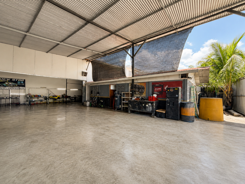 3 bed Warehouse For Sale in Jaco, Puntarenas - hero 4