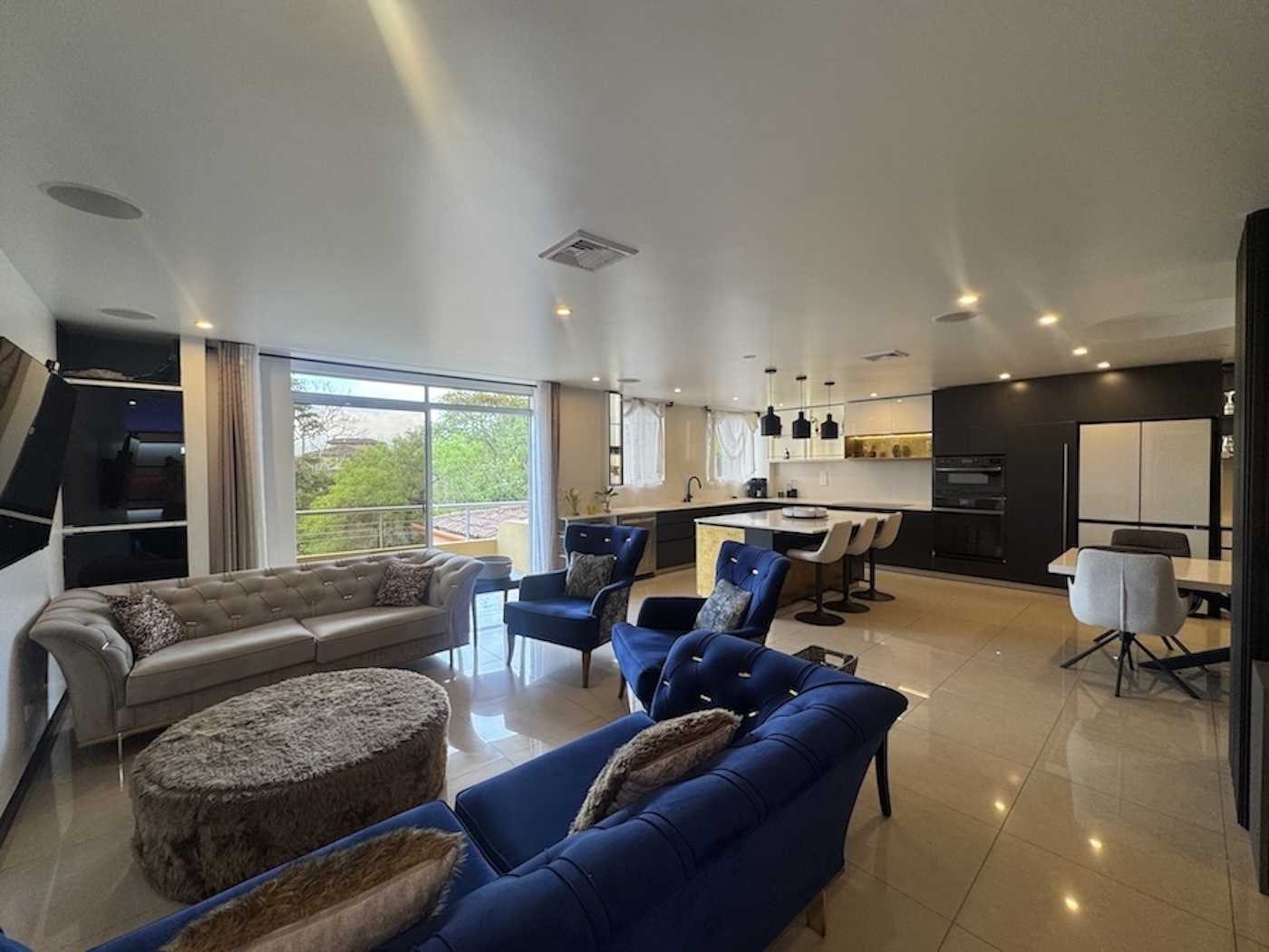 3 bed Apartment For Sale in Escazu, San Jose - thumb 9