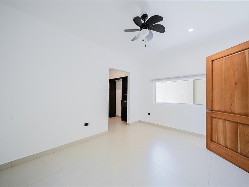 4 bed Single Family Homes For Sale in Herradura, Puntarenas - hero 4