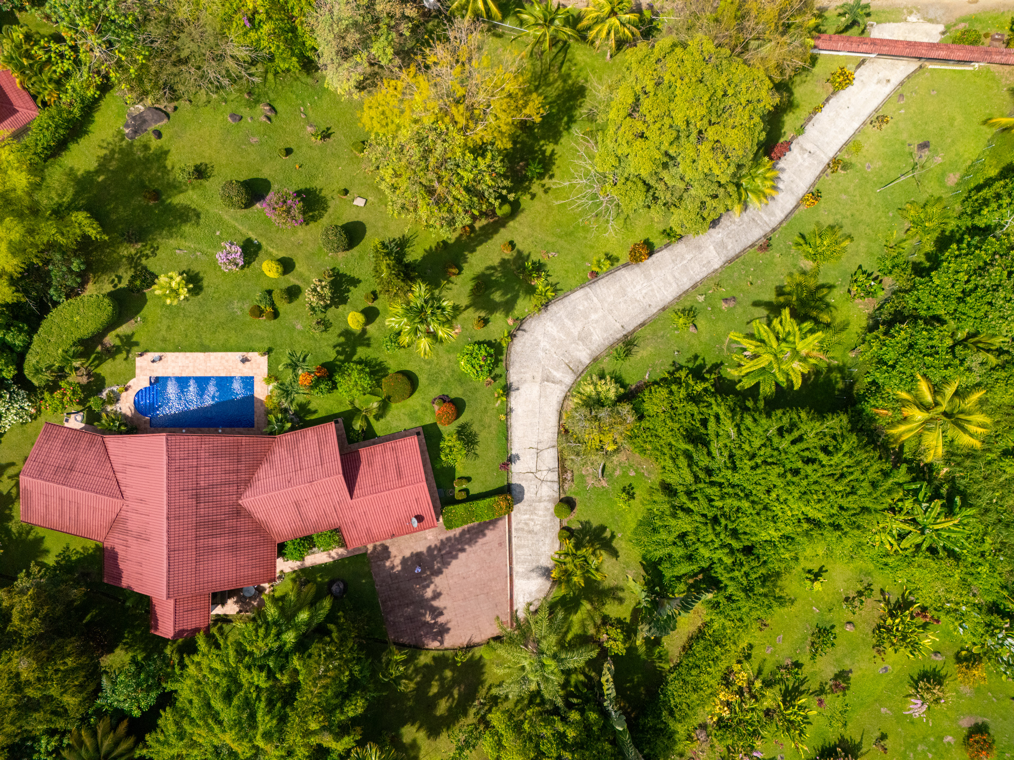 4 bed Single Family Homes For Sale in Ojochal, Puntarenas - thumb 3