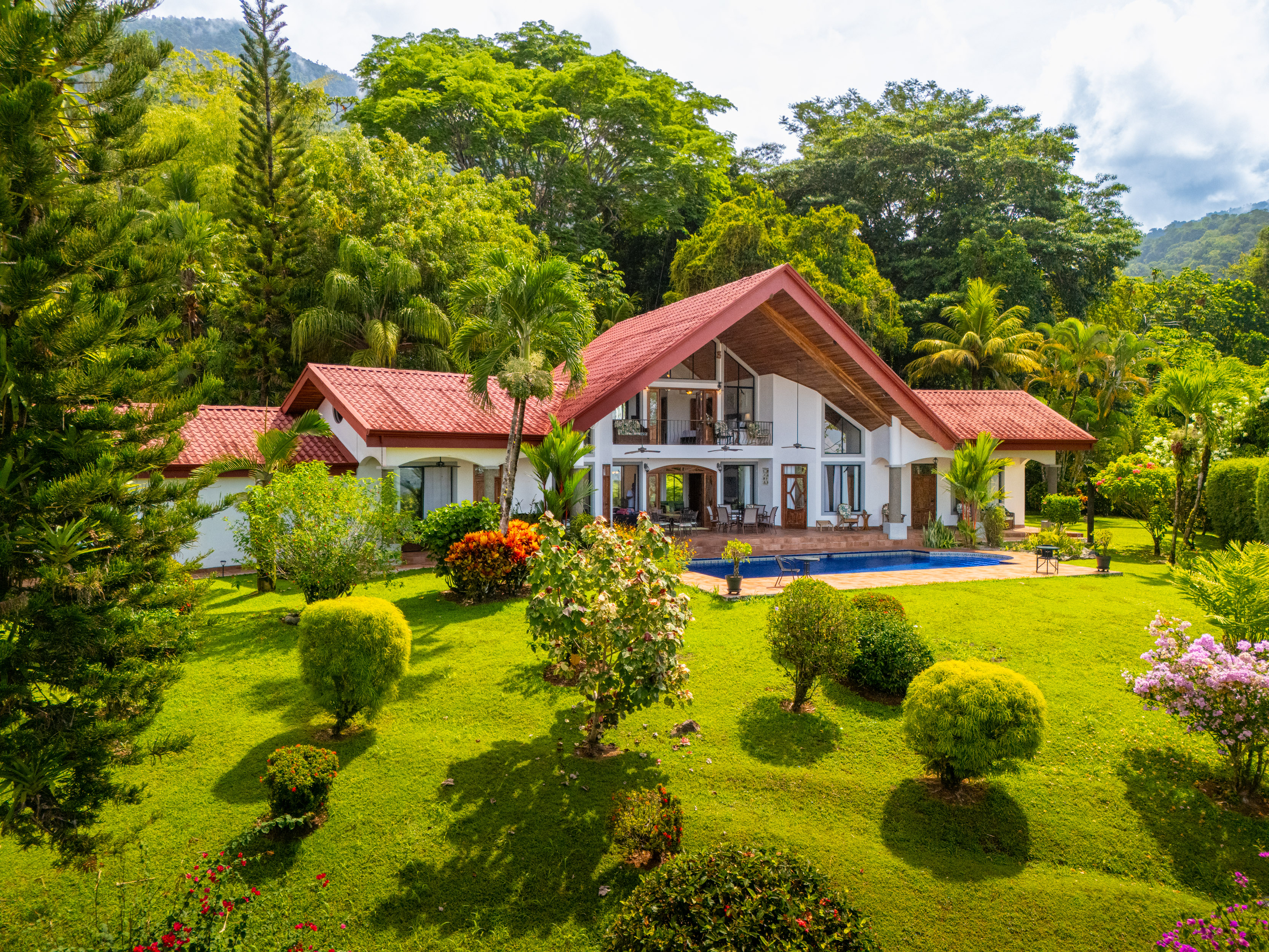 4 bed Single Family Homes For Sale in Ojochal, Puntarenas - thumb 5