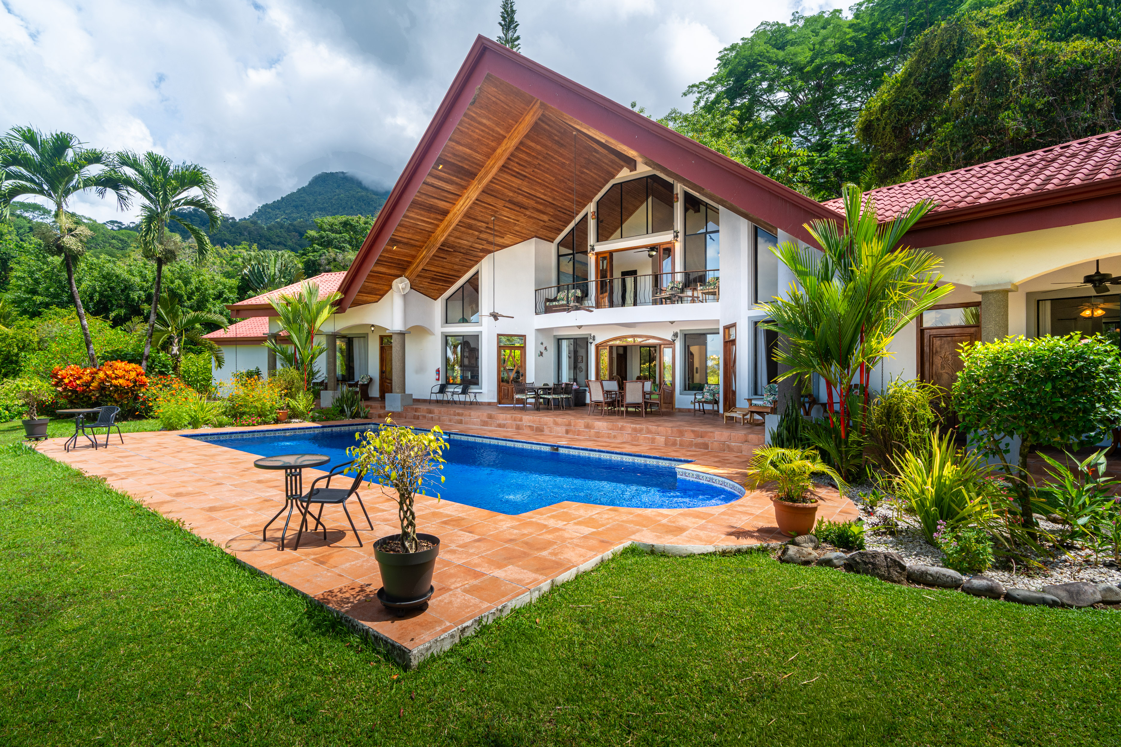 4 bed Single Family Homes For Sale in Ojochal, Puntarenas - thumb 4