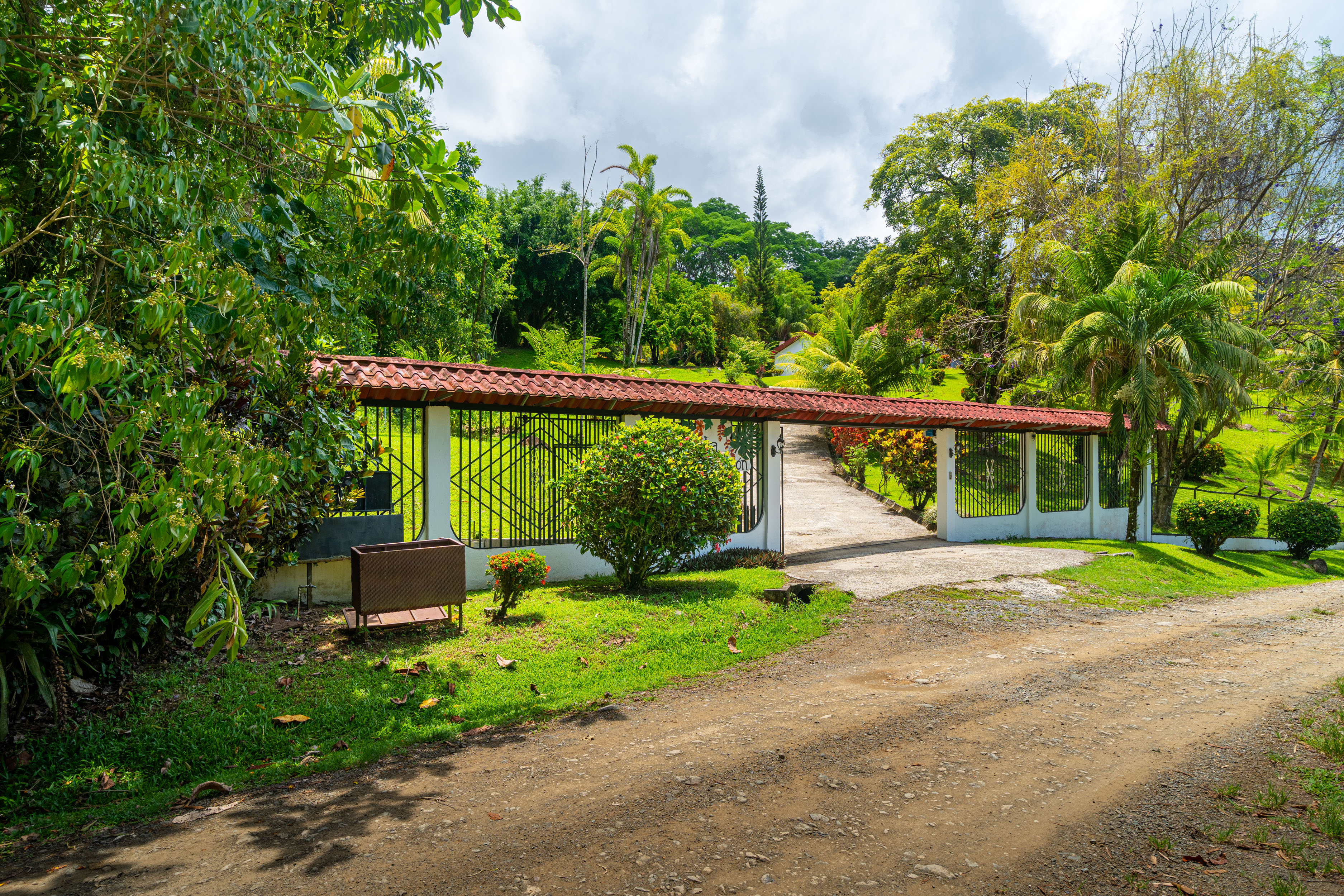 4 bed Single Family Homes For Sale in Ojochal, Puntarenas - thumb 28