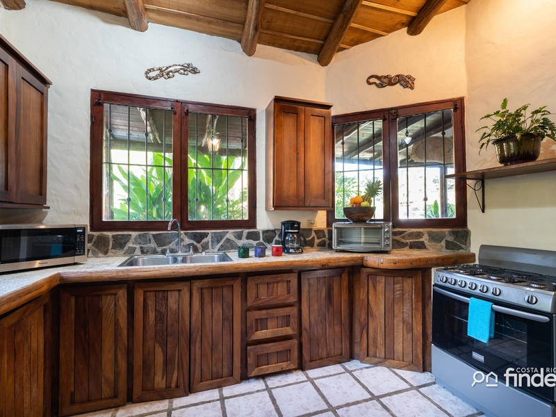 3 bed Single Family Homes For Sale in Playa Hermosa, Puntarenas - hero 12