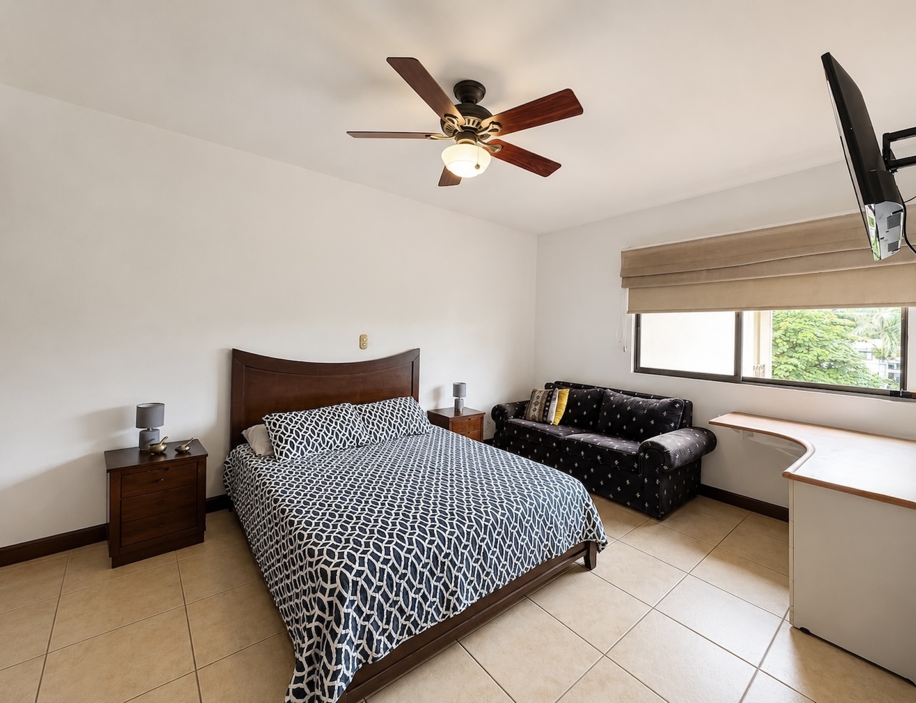 5 bed Single Family Homes For Sale in Santa Ana, San Jose - thumb 16
