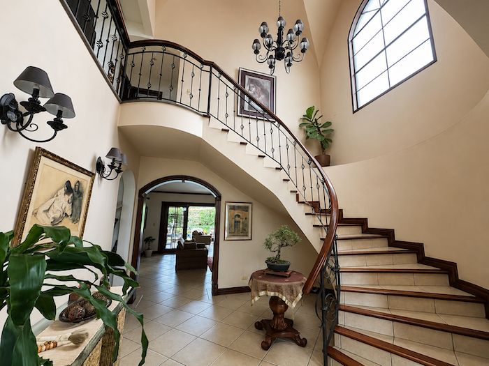 5 bed Single Family Homes For Sale in Santa Ana, San Jose - thumb 2