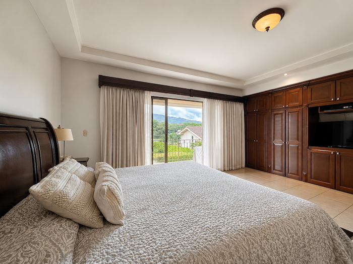 5 bed Single Family Homes For Sale in Santa Ana, San Jose - thumb 20