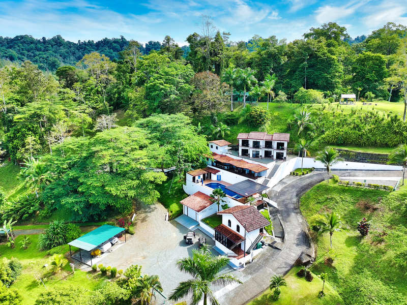 4 bed Hotel / Leisure For Sale in Cahuita, Limón - 1