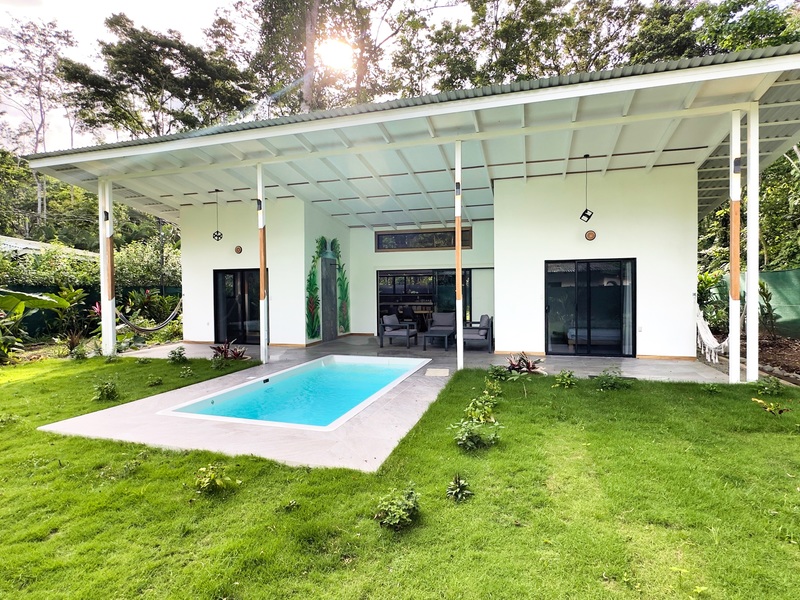 3 bed Single Family Homes For Sale in Cahuita, Limón - 1