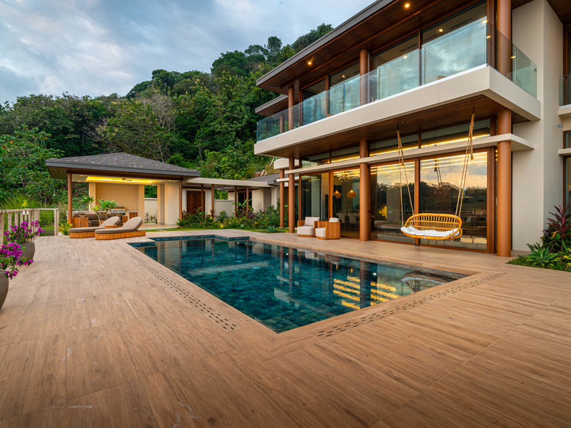 5 bed Single Family Homes For Sale in Dominical, Puntarenas - 1