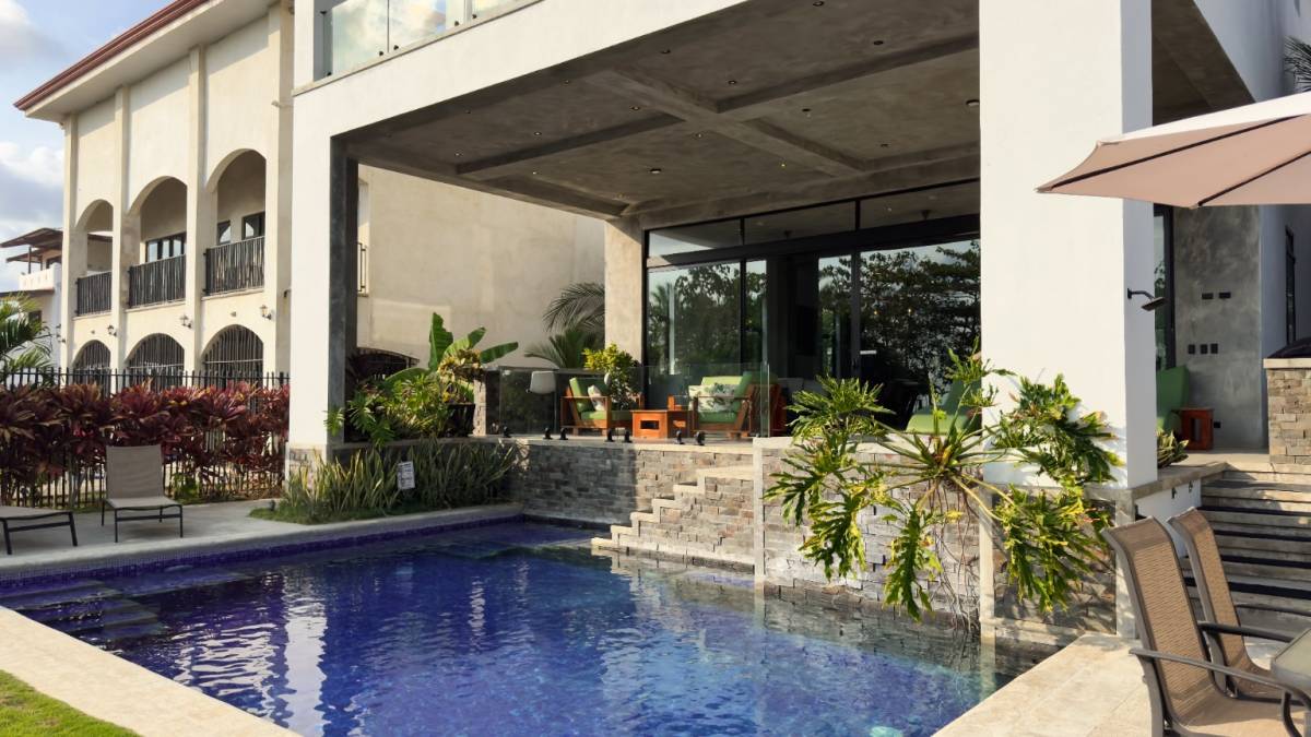 5 bed Single Family Homes For Sale in Playa Hermosa, Puntarenas - thumb 18