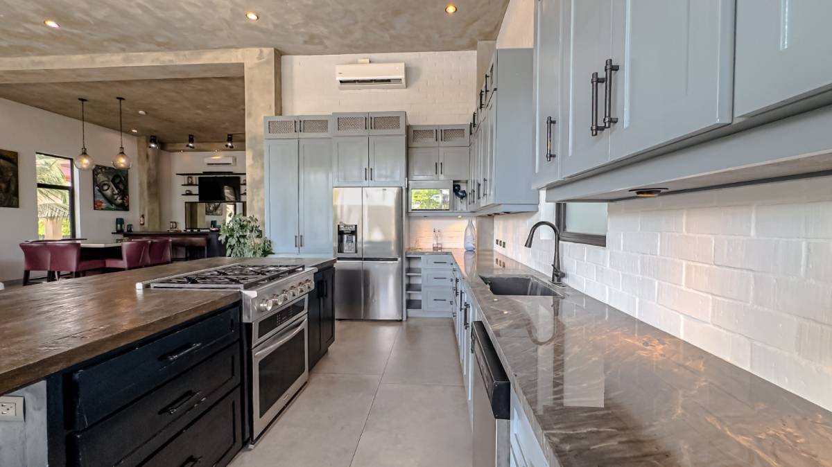 5 bed Single Family Homes For Sale in Playa Hermosa, Puntarenas - thumb 16