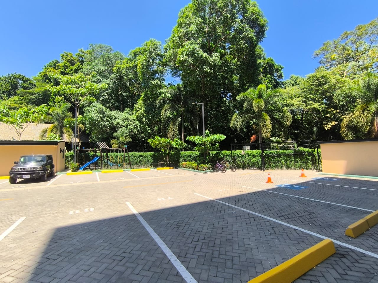 2 bed Condo For Sale in Jaco, Puntarenas - thumb 21
