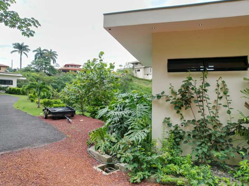 4 bed Single Family Homes For Sale in Atenas, Alajuela - photo 27
