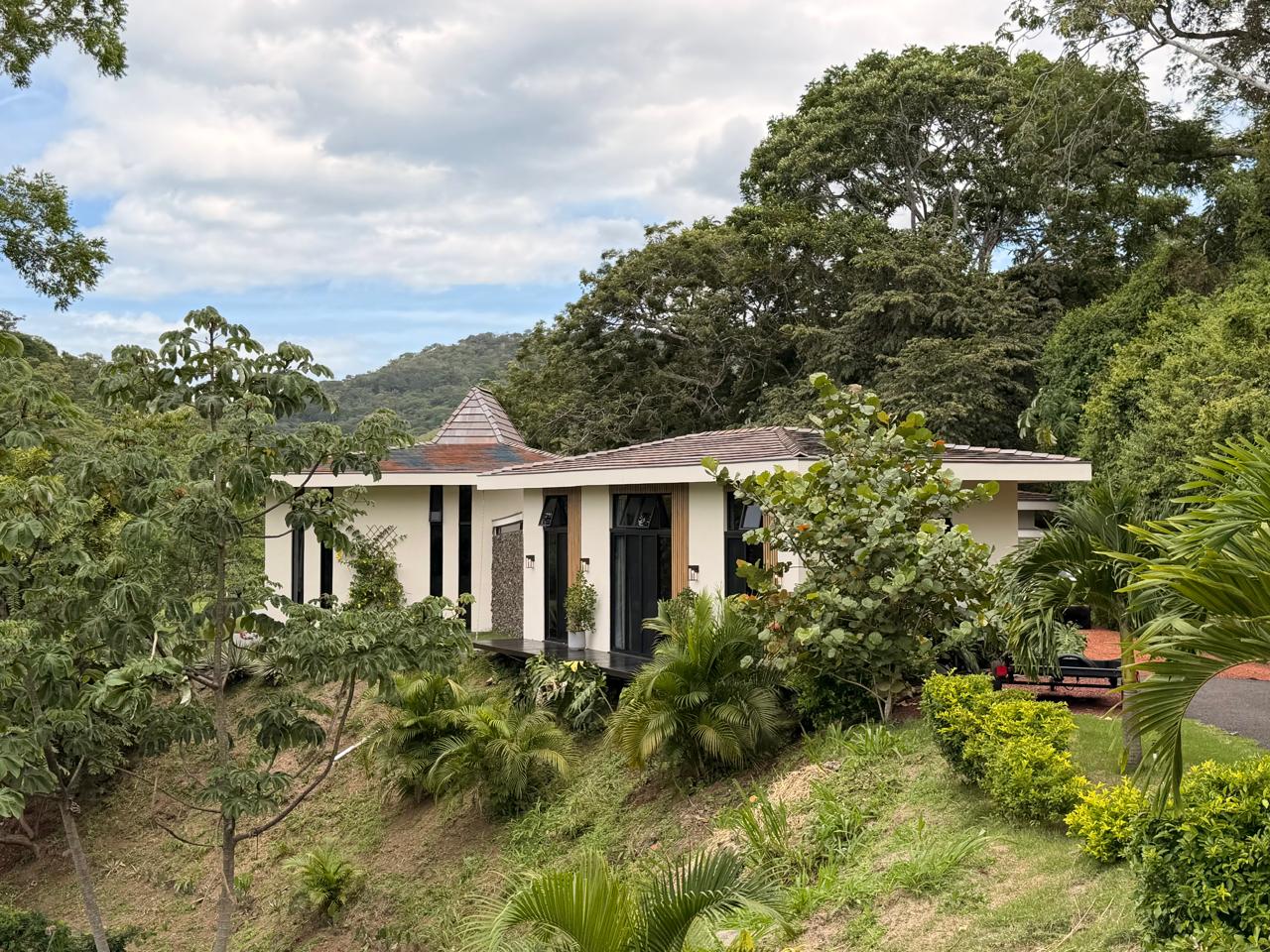 4 bed Single Family Homes For Sale in Atenas, Alajuela - thumb 1